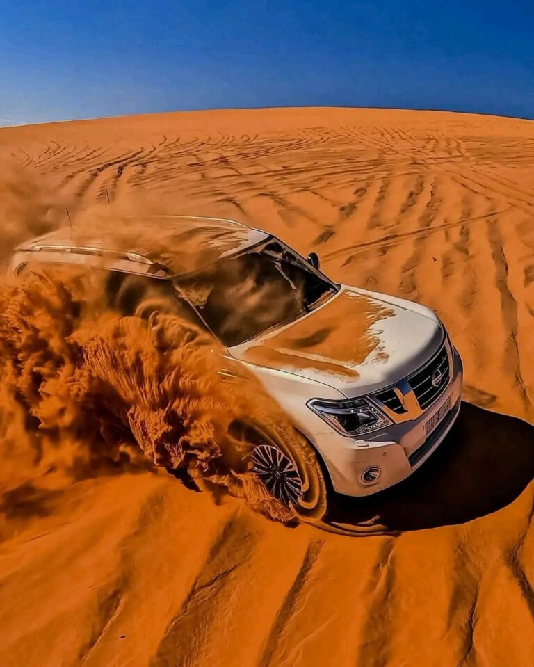 Private 4x4 dune bashing on the red dunes